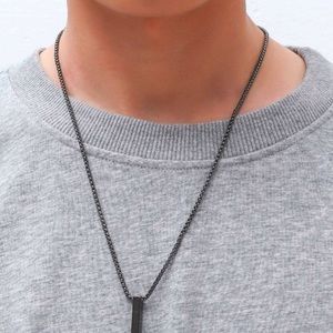 Mens Fashion jewelry subtle flex.